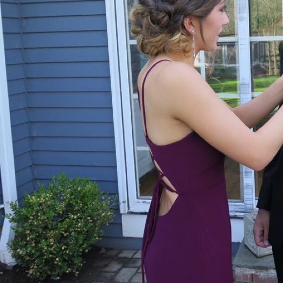 Faviana Jersey V-Neck Dress - Picture 6 of 8